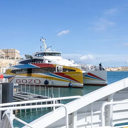 A Cellar Suite Carved In Rock - Super Location - Intimate Hideaway! Διαμέρισμα Cospicua