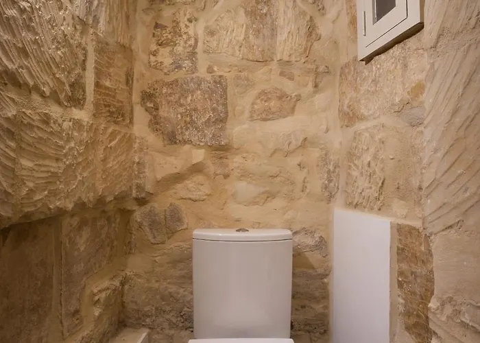 A Cellar Suite Carved In Rock - Super Location - Intimate Hideaway! Διαμέρισμα