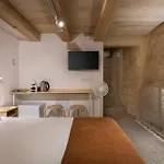 A Cellar Carved In Rock - Super Location - Intimate Hideaway! Apartment