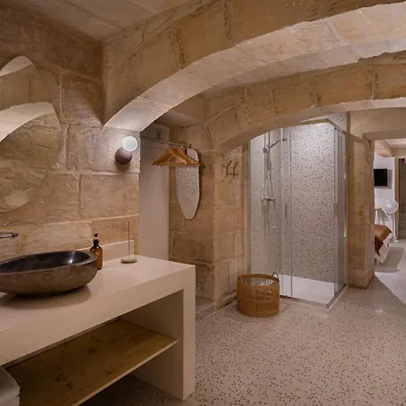 Apartment A Cellar Carved In Rock - Super Location - Intimate Hideaway!