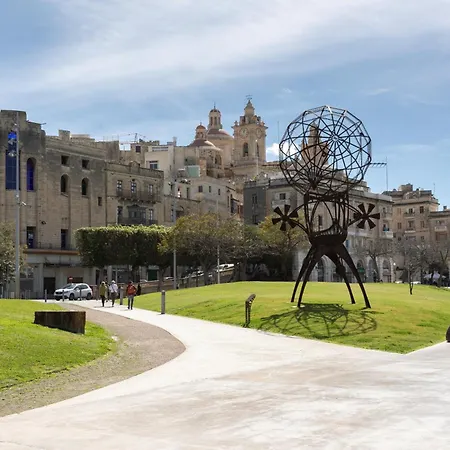 A Cellar Carved In Rock - Super Location - Intimate Hideaway! شقة Cospicua