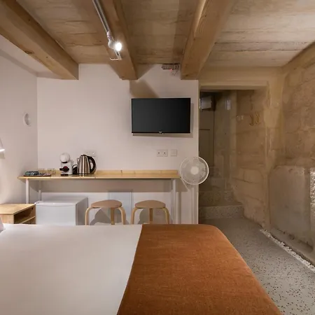 A Cellar Carved In Rock - Super Location - Intimate Hideaway! Διαμέρισμα