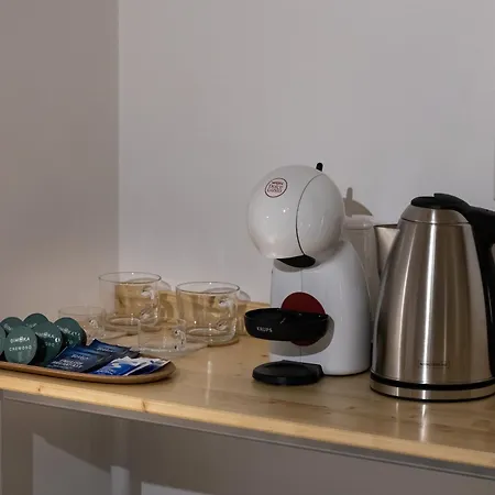 Intimate Hideaway - A Cellar Carved In Rock - Super Location! Lägenhet