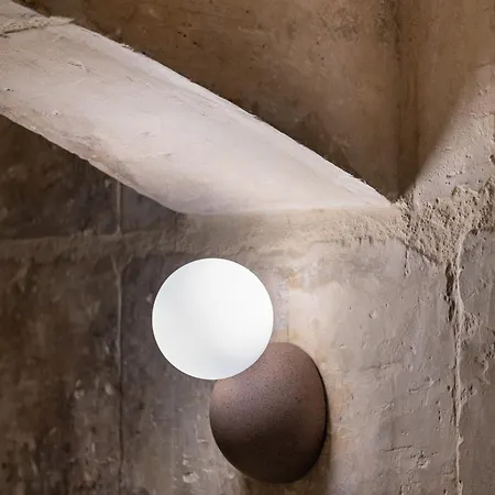 Intimate Hideaway - A Cellar Carved In Rock - Super Location! Lägenhet *