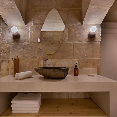 Lägenhet Intimate Hideaway - A Cellar Carved In Rock - Super Location! *