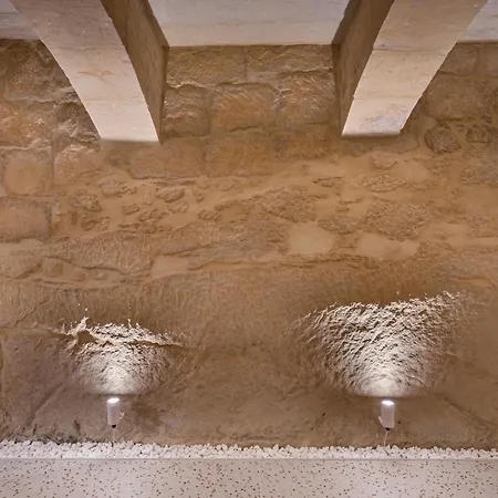 Intimate Hideaway - A Cellar Carved In Rock - Super Location!