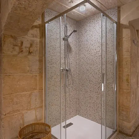 Intimate Hideaway - A Cellar Carved In Rock - Super Location! *