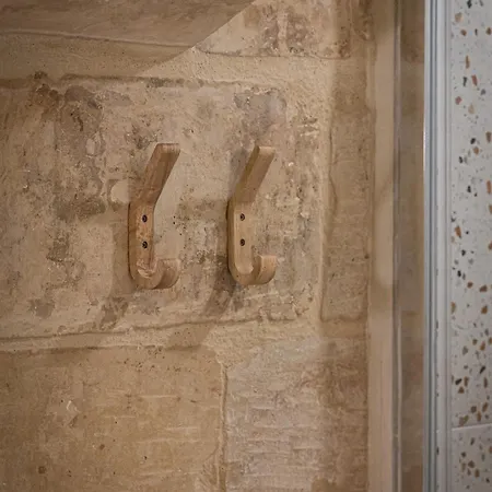 Intimate Hideaway - A Cellar Carved In Rock - Super Location!