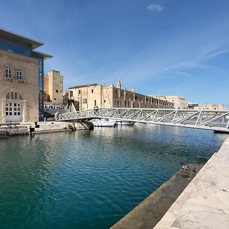 Appartement A Cellar Suite Carved In Rock - Super Location - Intimate Hideaway! *